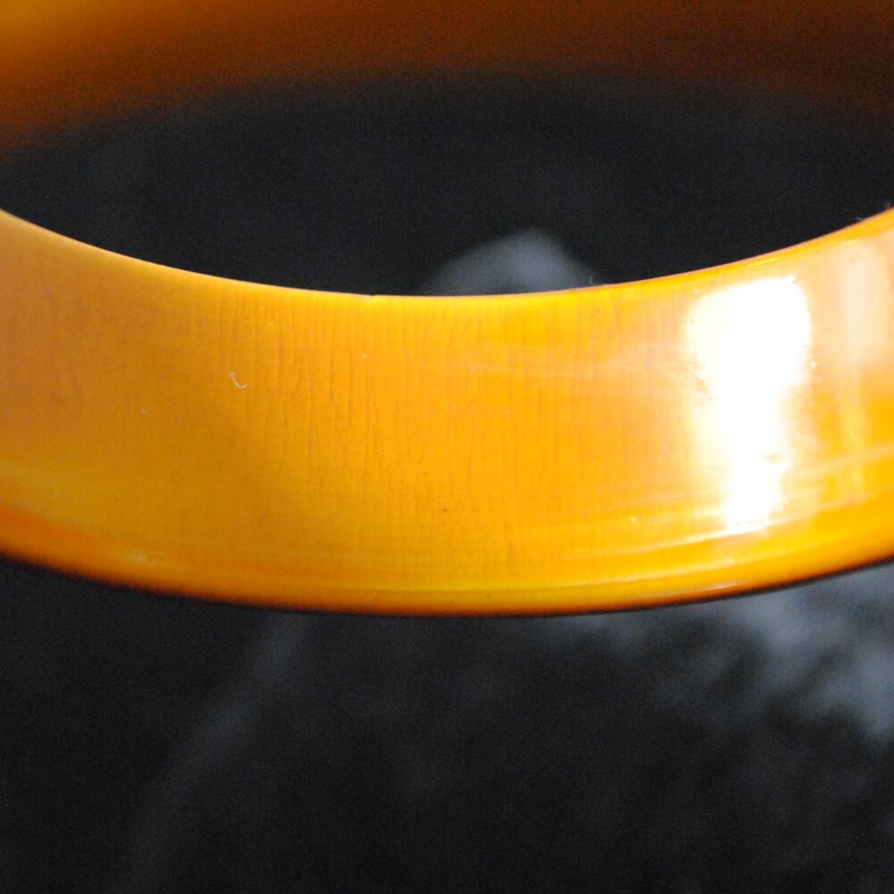 Vintage Painted and Glossed Butterscotch Bakelite /Plastic Bangle Floral Design - Picture 6 of 8